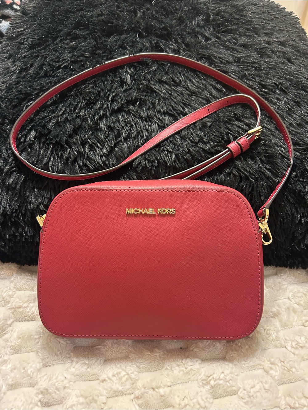 Michael Kors Jet Set Travel Saffiano Leather Crossbody Bag Red